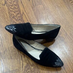 Elegant Black Loafers with Snakeskin Detail